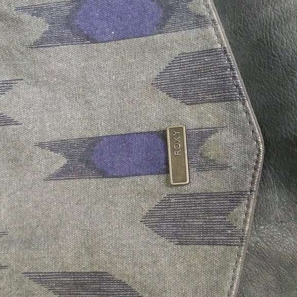 LAST CHANCE! ROXY Crossbody Messenger Bag - Picture 2 of 7